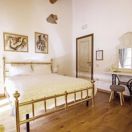 Il Giardino Di Rosmarino Bed & Breakfast Pontremoli Exterior photo