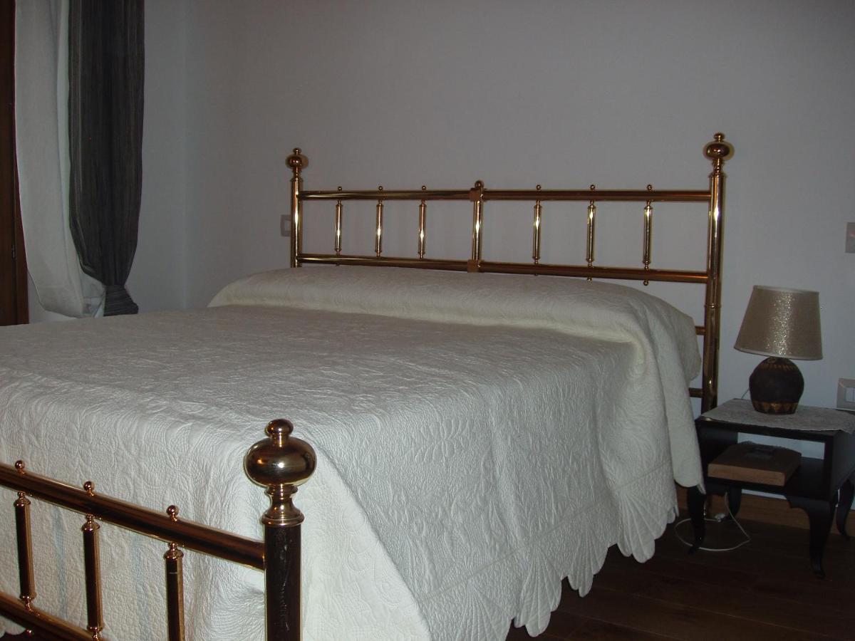 Il Giardino Di Rosmarino Bed & Breakfast Pontremoli Exterior photo