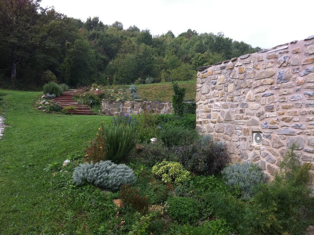 Il Giardino Di Rosmarino Bed & Breakfast Pontremoli Exterior photo