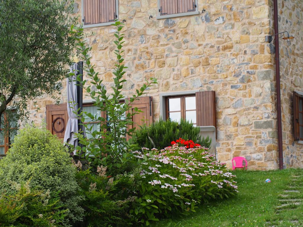 Il Giardino Di Rosmarino Bed & Breakfast Pontremoli Exterior photo