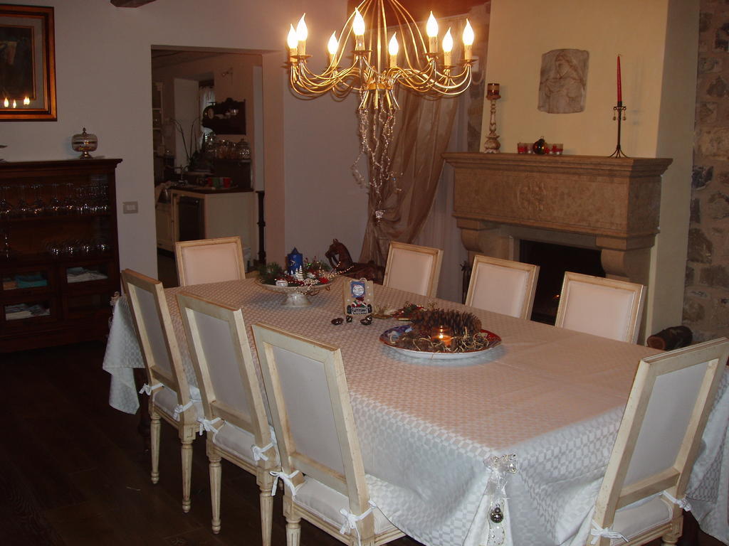 Il Giardino Di Rosmarino Bed & Breakfast Pontremoli Exterior photo