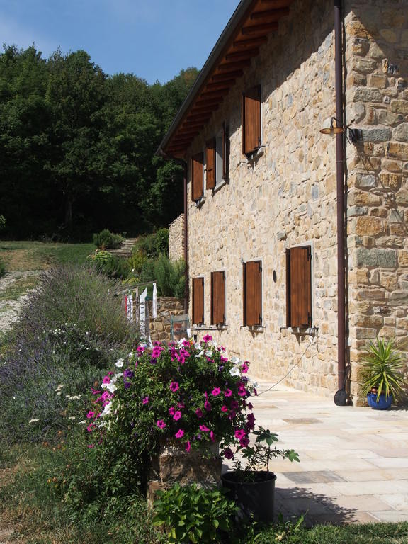 Il Giardino Di Rosmarino Bed & Breakfast Pontremoli Exterior photo