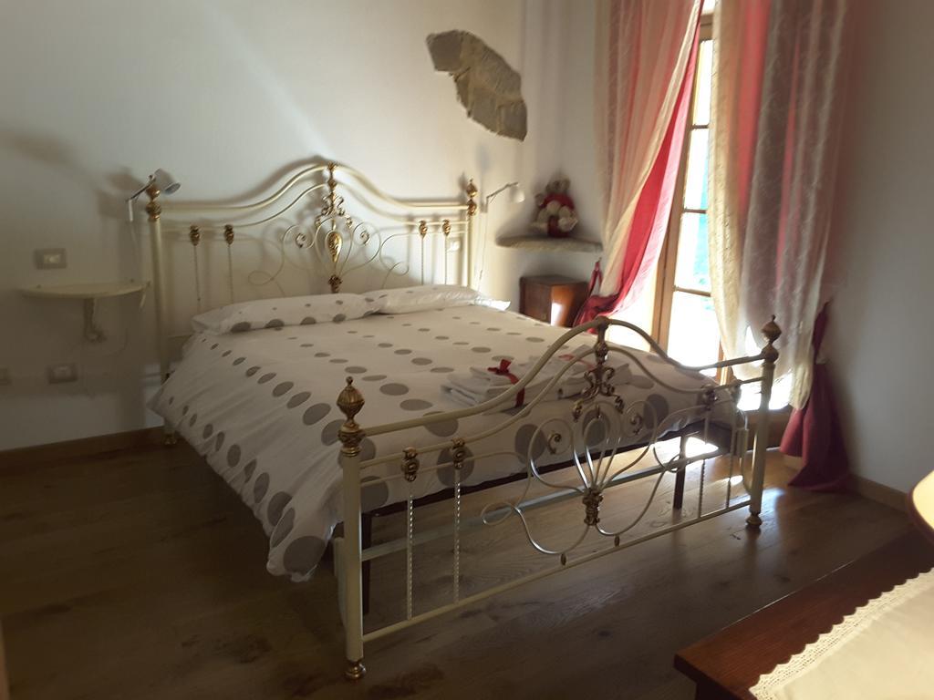 Il Giardino Di Rosmarino Bed & Breakfast Pontremoli Exterior photo