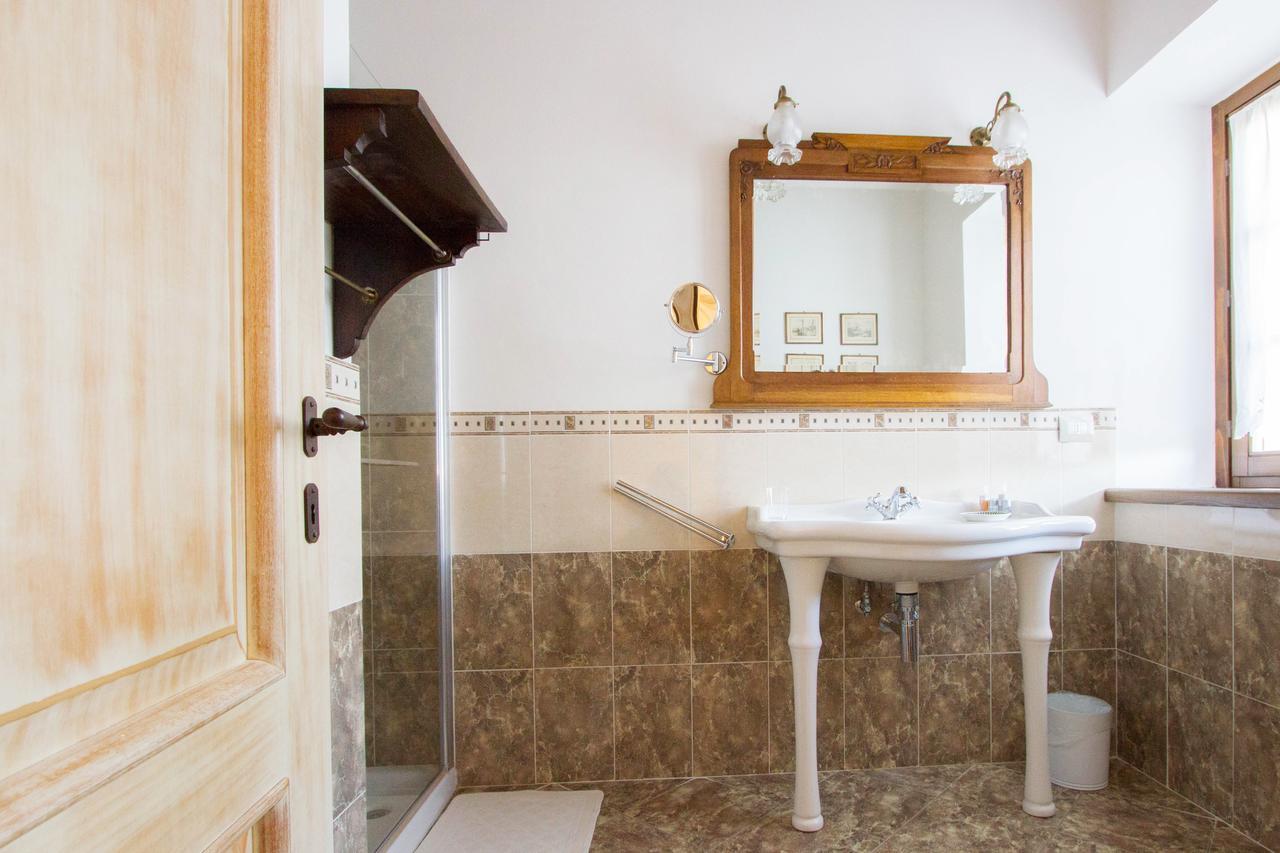 Il Giardino Di Rosmarino Bed & Breakfast Pontremoli Exterior photo