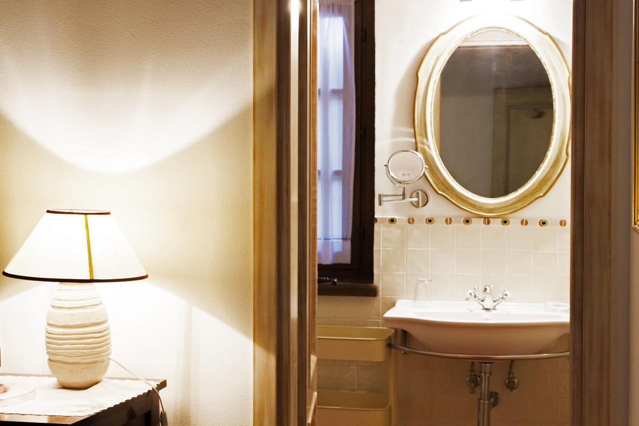 Il Giardino Di Rosmarino Bed & Breakfast Pontremoli Exterior photo